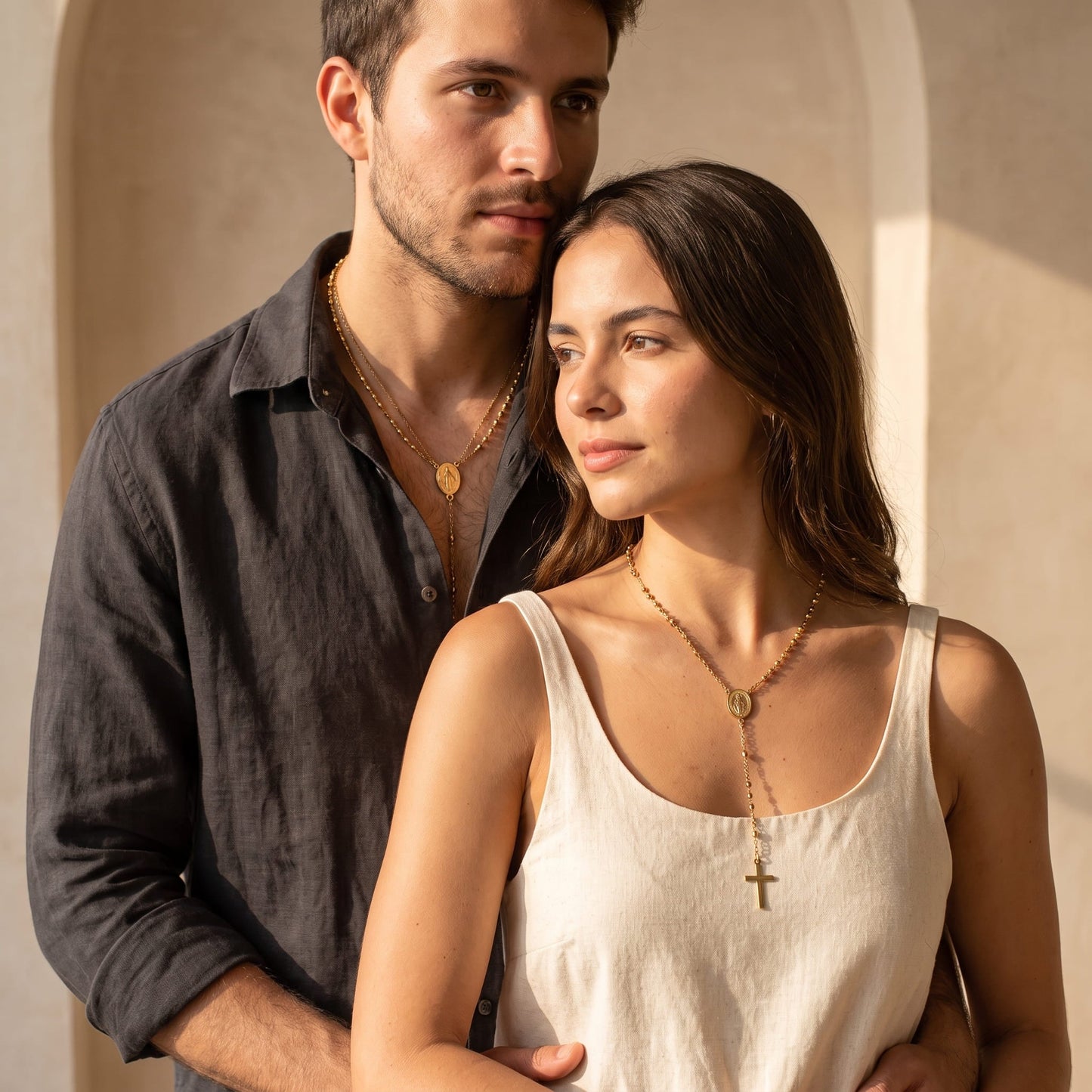 Oferta Amor & Amistad- Dúo Camándulas de Protección · Oro Laminado 18K. Estuche de Lujo.