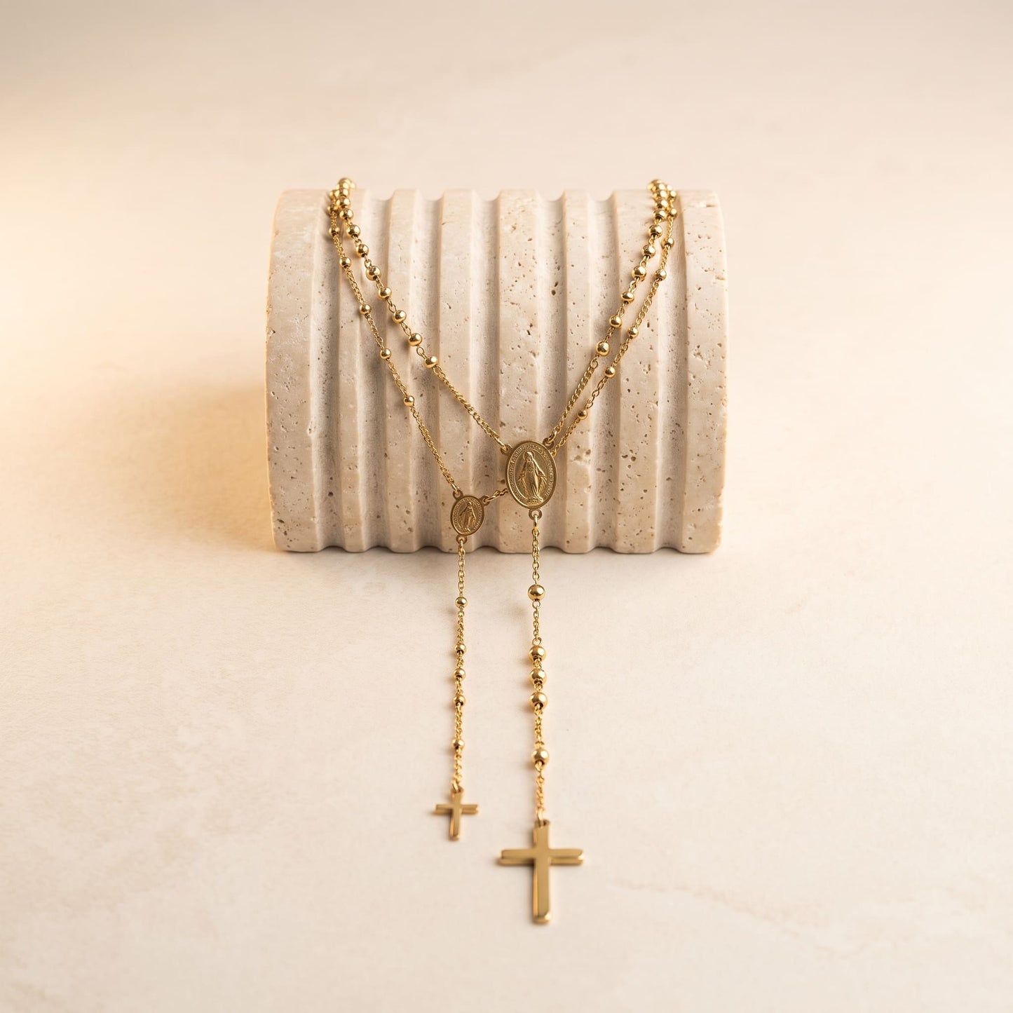 Oferta Amor & Amistad- Dúo Camándulas de Protección · Oro Laminado 18K. Estuche de Lujo.